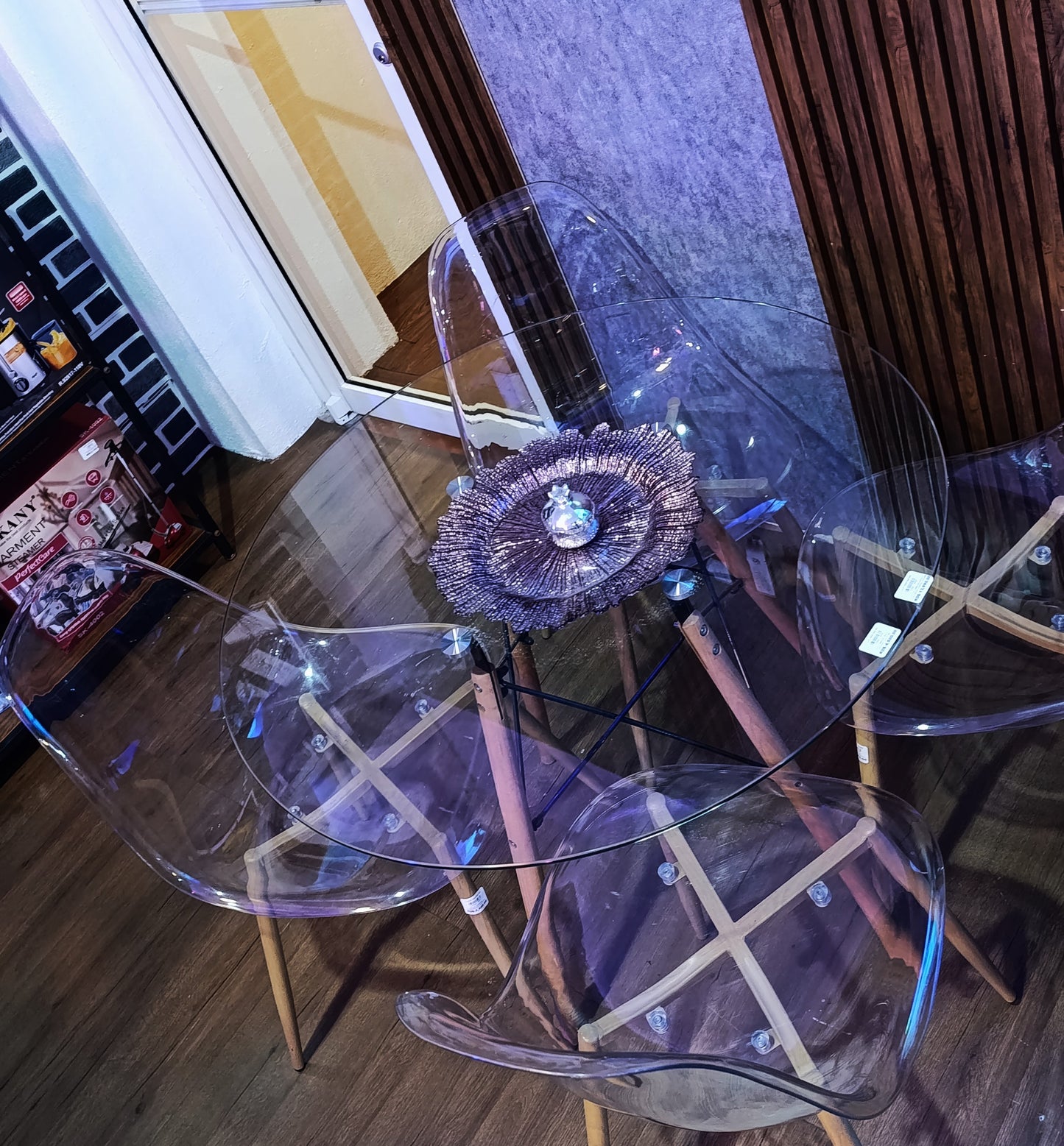 MESA DE COMEDOR DE CRISTAL